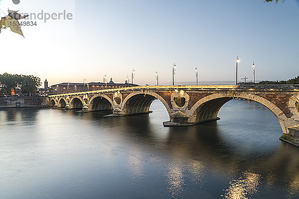 Pont Neuf (Neue Brücke) über die Garonne  Toulouse  Haute-Garonne  Occitaine  Frankreich  Europa