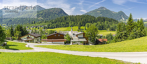 Höhenansicht von Fieberbrunn  Fieberbrunn  Österreichische Alpen  Tirol  Österreich  Europa