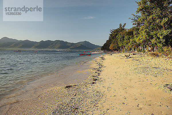 Strand von Gili Air  Gili-Inseln  Region Lombok  Indonesien  Südostasien  Asien