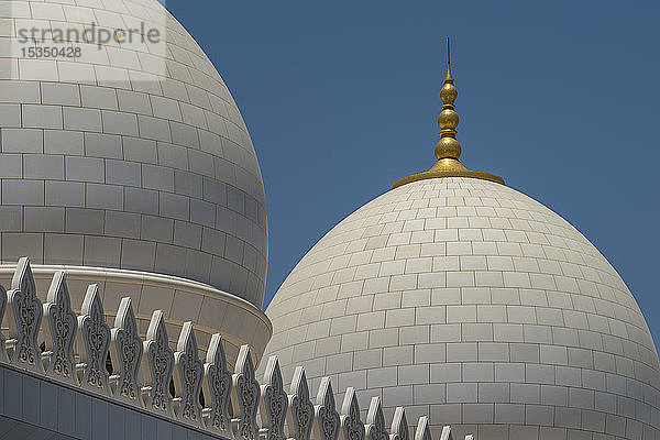 Dachdetail der Großen Moschee  Abu Dhabi  Vereinigte Arabische Emirate  Naher Osten