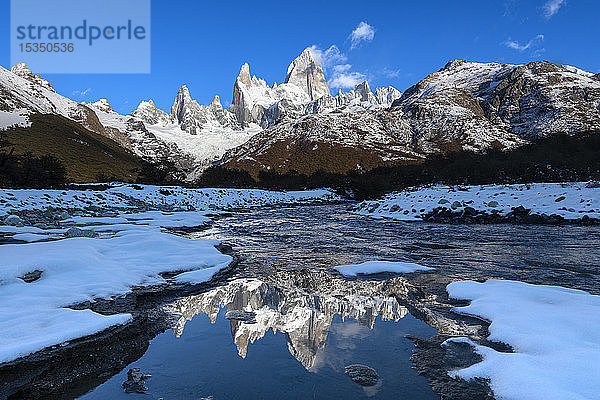 Schneeszene des Berges Fitz Roy und des Cerro Torre  Nationalpark Los Glaciares  UNESCO-Welterbe  Patagonien  Argentinien  Südamerika