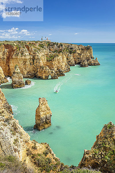 Ponta da Piedade Felsformationen  die bei Bootstouren besucht werden  Lagos  Algarve  Portugal  Europa