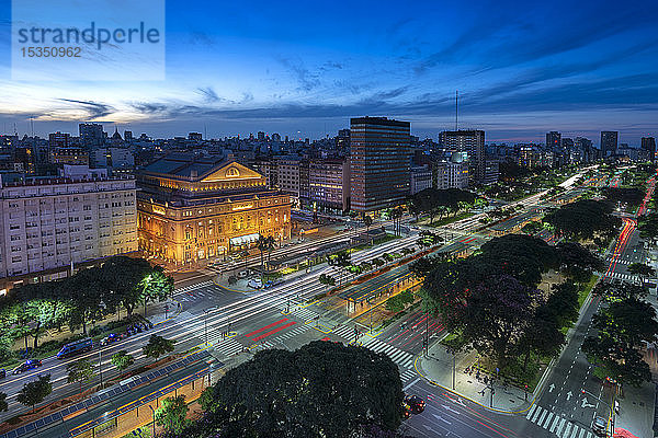 Avenida 9 de Julio bei Nacht  Buenos Aires  Argentinien  Südamerika