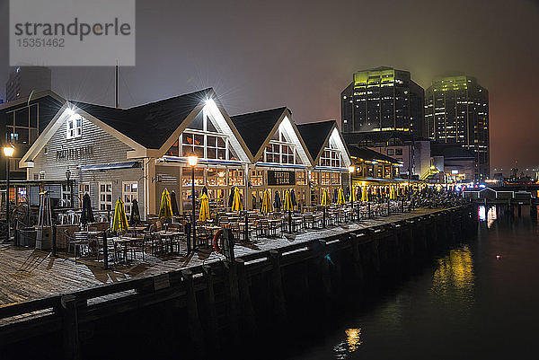 Halifax historisches Hafenviertel bei Nacht  Halifax  Nova Scotia  Kanada  Nordamerika