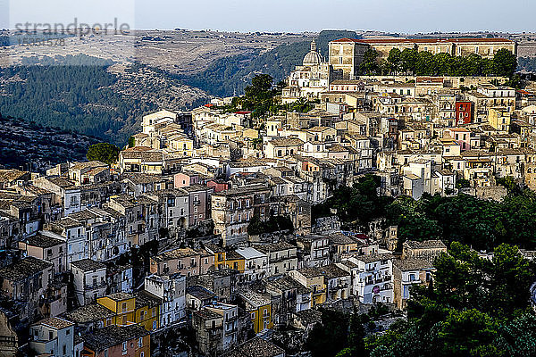 Blick auf Ragusa Ibla  UNESCO-Welterbe  Sizilien  Italien  Mittelmeer  Europa