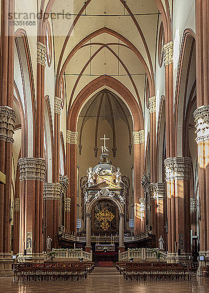Basilika San Petronio  Innenraum  Piazza Maggiore  Bologna  Emilia-Romagna  Italien  Europa