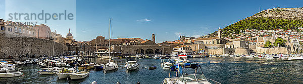 Der alte Hafen von Dubrovnik; Dubrovnik  Gespanschaft Dubrovnik-Neretva  Kroatien