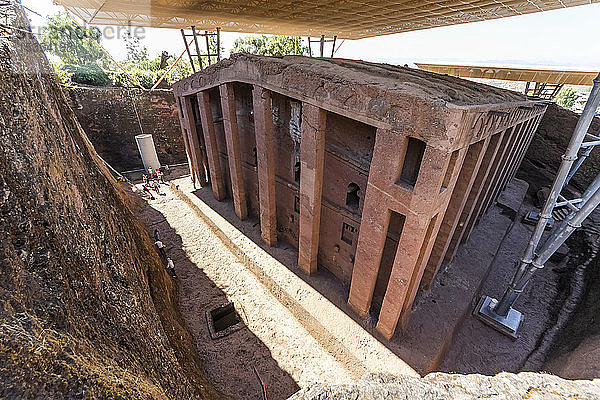 Biete Medhane Alem (Haus des Erlösers der Welt) Äthiopisch-orthodoxe unterirdische Monolith-Felsenkirche in der Nordgruppe der Felsenkirchen; Lalibela  Region Amhara  Äthiopien