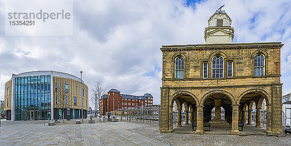 The Word  Nationales Zentrum für das geschriebene Wort und das alte Rathaus; South Shields  Tyne and Wear  England