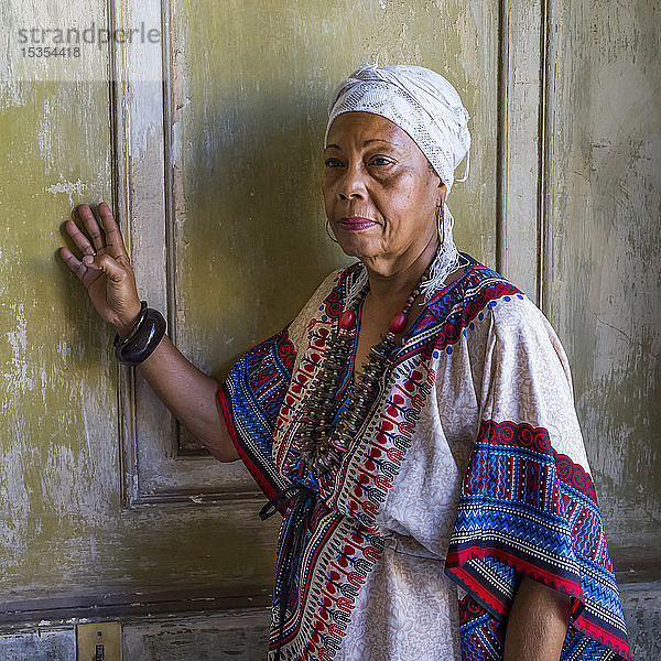 Porträt einer kubanischen Frau; Havanna  Kuba