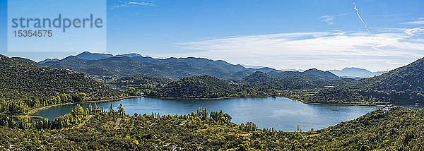 Panoramablick auf die Bacina-Seen; Dalmatien  Kroatien