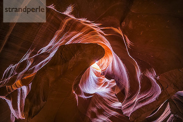 Slot Canyon  bekannt als Antelope Canyon; Page  Arizona  Vereinigte Staaten von Amerika