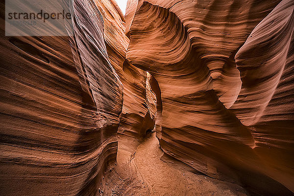 Slot Canyon  bekannt als Rattlesnake Canyon; Page  Arizona  Vereinigte Staaten von Amerika