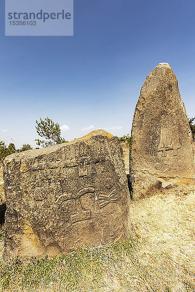 Eingravierte Symbole auf megalithischen Stelen; Tiya  Äthiopien