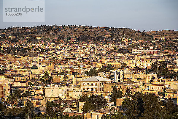 Blick auf die Stadt Asmara; Asmara  Zentralregion  Eritrea