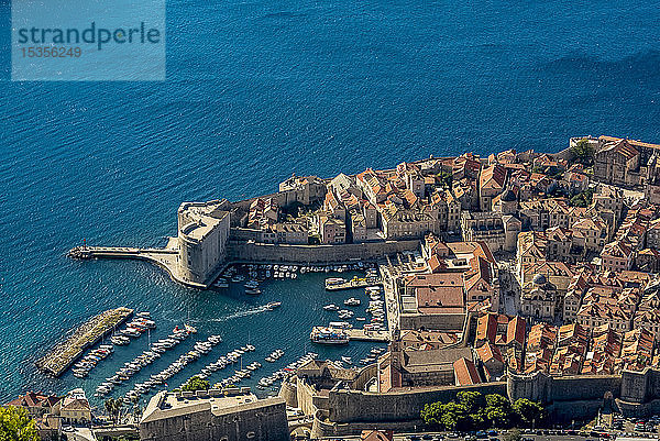 Blick auf die Festung des Heiligen Johannes und die Altstadt von Dubrovnik; Gespanschaft Dubrovnik-Neretva  Kroatien