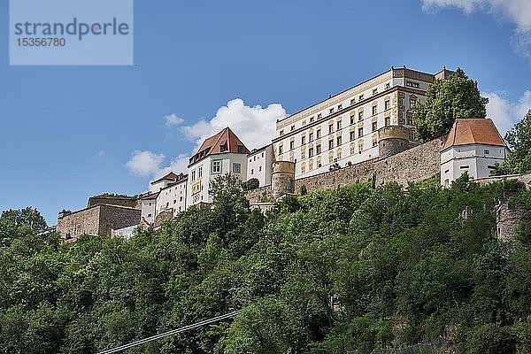 Blick auf das Schloss Veste Oberhaus  Passau  Niederbayern  Bayern  Deutschland  Europa