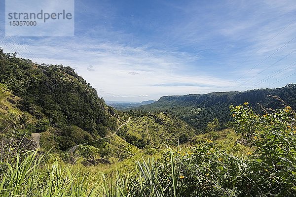 Blick auf die Berge entlang der Sogeri Road  Port Moresby