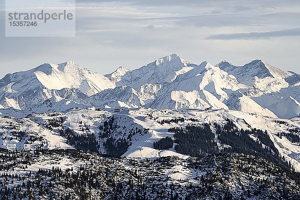 Kitzbühler Alpen  Skigebiet Kirchberg  Tirol  Österreich  Europa