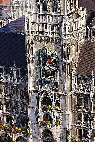 Rathausturm mit Glockenspiel  Neues Rathaus  München  Oberbayern  Bayern  Deutschland  Europa