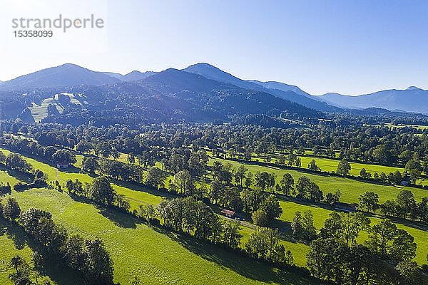Naturdenkmal Heckenlandschaft bei Gaißach  Isarwinkel  Luftbild  Oberbayern  Bayern  Deutschland  Europa