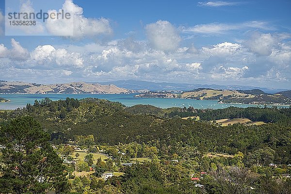 Blick auf Inseln auf der Coromandel-Halbinsel  Nordinsel  Neuseeland  Ozeanien