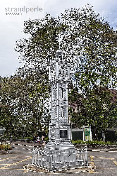 Uhrenturm an der Ecke Albert Street und Independence Avenue in der Hauptstadt Victoria  Insel Mahe  Seychellen  Afrika