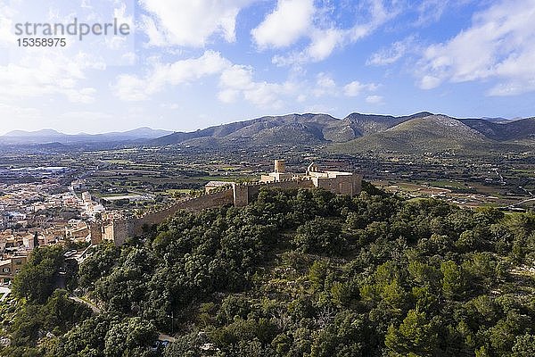 Drohnenaufnahme  Castell de Capdepera  Capdepera  Mallorca  Balearische Inseln  Spanien  Europa