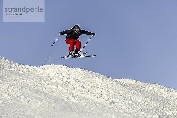 Skispringen  Abfahrtslauf Hohe Salve  SkiWelt Wilder Kaiser Brixenthal  Hochbrixen  Tirol  Österreich  Europa