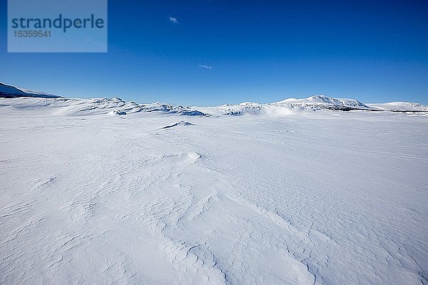 Weite einsame Schneelandschaft  Kungsleden  Provinz Lappland  Schweden  Europa
