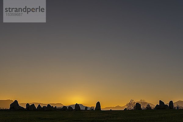 Steinkreis bei Sonnenuntergang  Keswick  Yorkshire Dales National Park  Mittelengland  Großbritannien