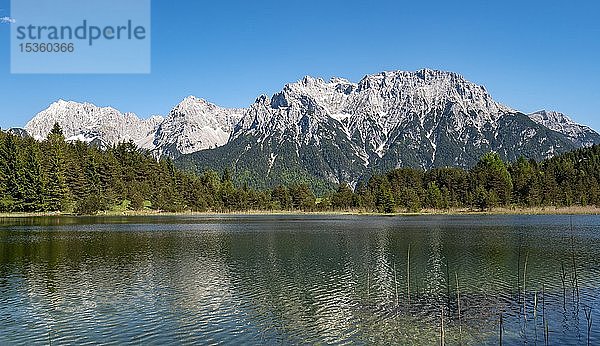 Westliche Karwendelspitze  Luttensee  Karwendelgebirge  Mittenwald  Oberbayern  Bayern  Deutschland  Europa