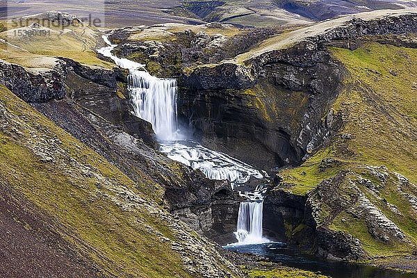Ofaerufoss-Wasserfall in der Eldgja-Schlucht  Naturschutzgebiet Fjallabak  Sudurland  Südisland  Island  Europa