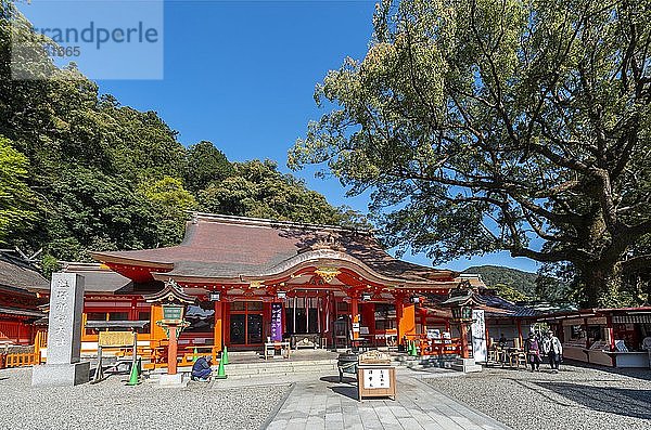 Shinto-Schrein Kumanonachi Taisha im Seigantoji-Tempel  Nachisan  Wakayama  Japan  Asien