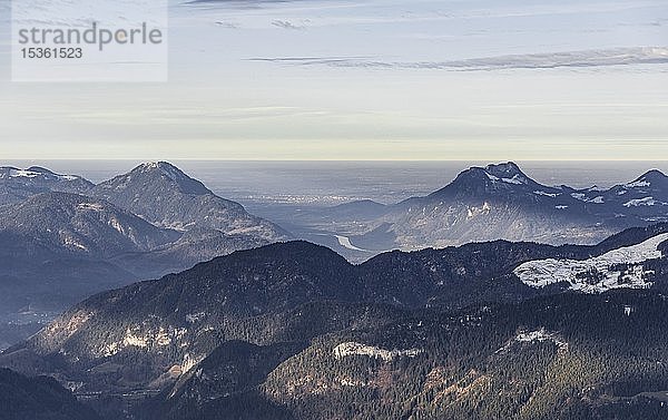 Blick ins Inntal und Alpenvorland  Blick von der Hohen Salve  Tirol  Österreich  Europa