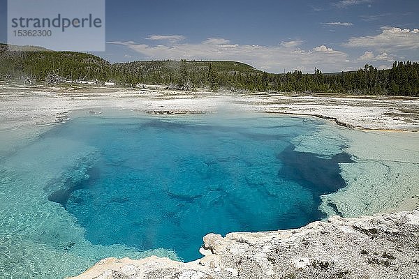Sapphire Pool  Yellowstone-Nationalpark  Wyoming  USA  Nordamerika