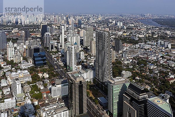 Blick vom Maha Nakhon Tower  314m  Stadtansicht  Klong Toei und Sathon Bezirk  Mahanakhon  Bang Rak Bezirk  Bangkok  Thailand  Asien