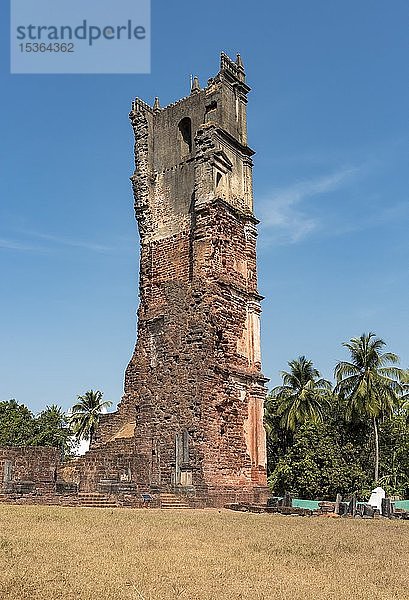 Turm der Ruine der St. Augustinus-Kirche  Alt-Goa  Indien  Asien