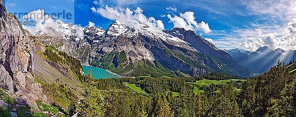 Oeschinensee mit Berner Alpen mit Blüemlisalp und Berg Doldenhorn  bei Kandersteg  Kanton Bern  Schweiz  Europa