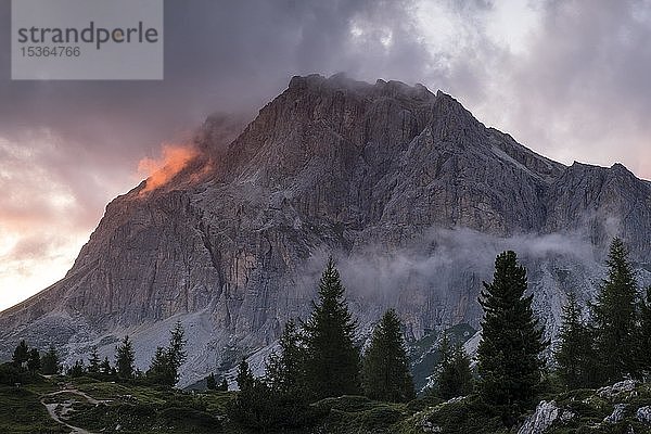 Abendstimmung am Lagazuoi  Dolomiten  Alpen  Südtirol  Italien  Europa