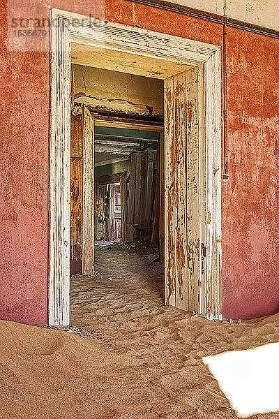 Kolmanskop  innen  Namibia  Afrika