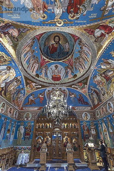 Innenraum mit Wand- und Deckenfresken  Rumänisch-Orthodoxes Kloster Bogdana  Radauti  Rumänien  Europa