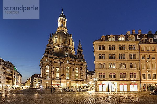 Frauenkirche auf dem Neumarkt  Nachtaufnahme  Dresden  Sachsen  Deutschland  Europa