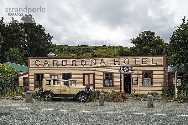 Historisches Hotel mit Oldtimer- und Wildwest-Architektur  Cardrona Hotel  Cardrona  Neuseeland  Ozeanien