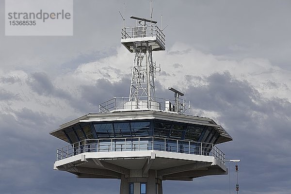 Kontrollturm der Verkehrszentrale an der Trave-Mündung  Lübeck-Travemünde  Lübecker Bucht  Ostsee  Schleswig-Holstein  Deutschland  Europa