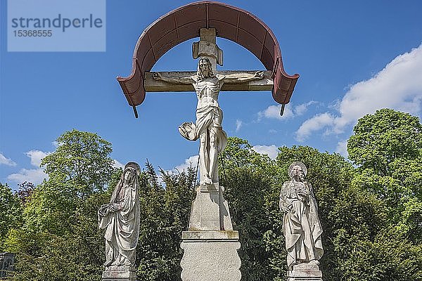 Kreuzigungsgruppe  Westfriedhof  München  Oberbayern  Bayern  Deutschland  Europa