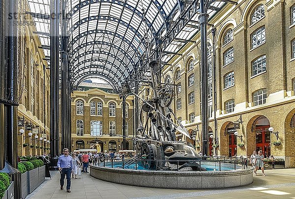 Hay's Galleria Einkaufspassage mit Springbrunnen The Navigators  London  England  Großbritannien