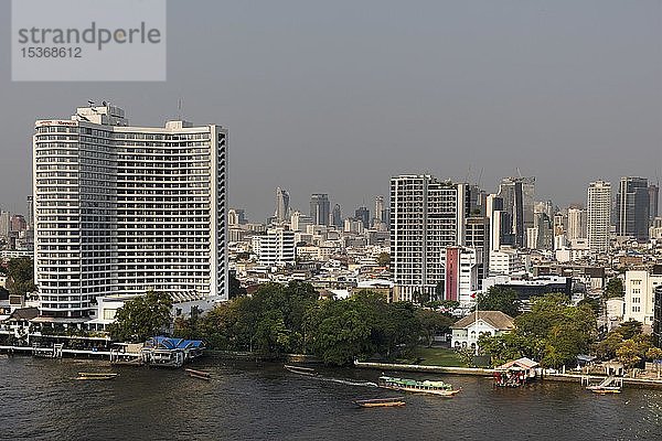 Panoramablick vom Icon Siam  Skyline  Sheraton Hotel am Mae Nam Chao Phraya  Bezirk Bang Rak  Bangkok  Thailand  Asien