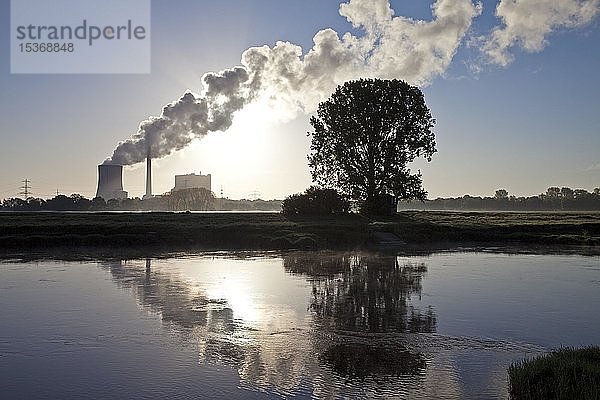 Kraftwerk Heyden an der Weser  Kohlekraftwerk  Klimaerwärmung  Kohleausstieg  Petershagen  Nordrhein-Westfalen  Deutschland  Europa
