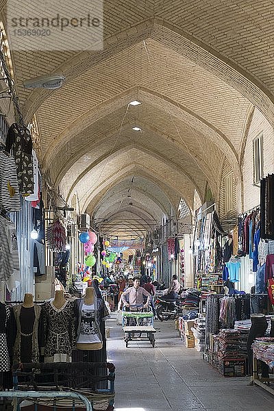 Bazar-e Bozorg  der große Basar  Isfahan  Iran  Asien